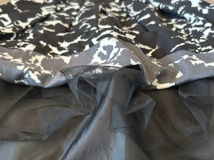 Riley + James Preowned great condition Size M Black/white Skirt