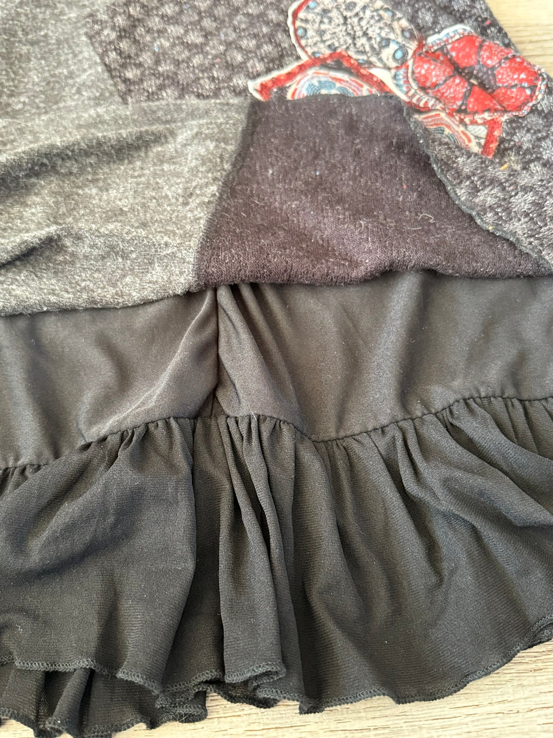 C' Fait Pour Vous Preowned great condition Size M black/gray Tunic