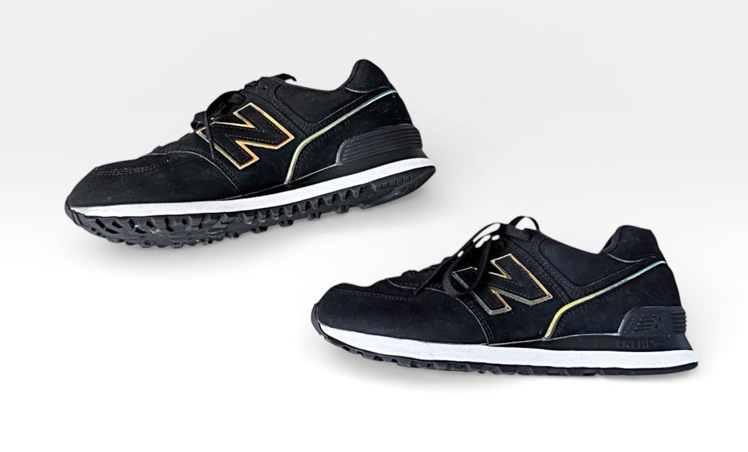 New Balance Preowned great condition Size 9 Black Sneakers