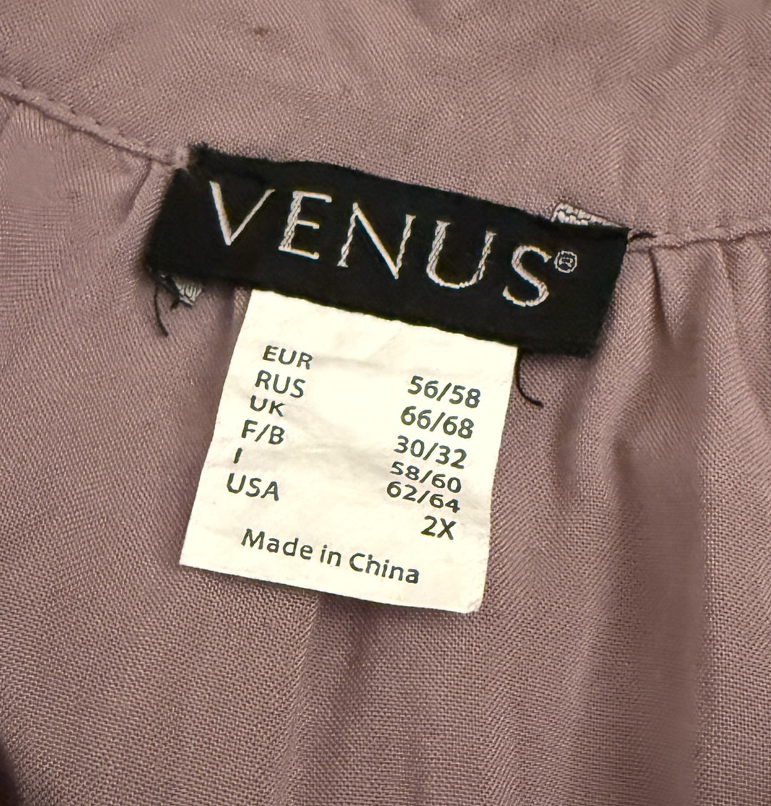 Venus Preowned great condition Size 2X Lavender Tunic