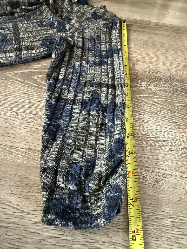 Apt 9 Preowned great condition Size S gray/blue Tunic