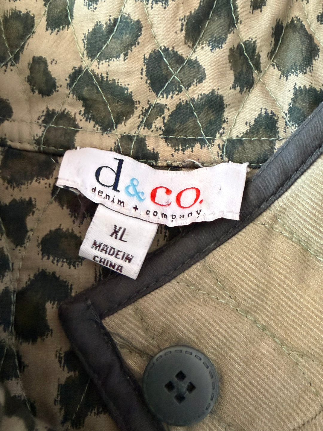 D & Co Preowned great condition Size XL Olive Jacket