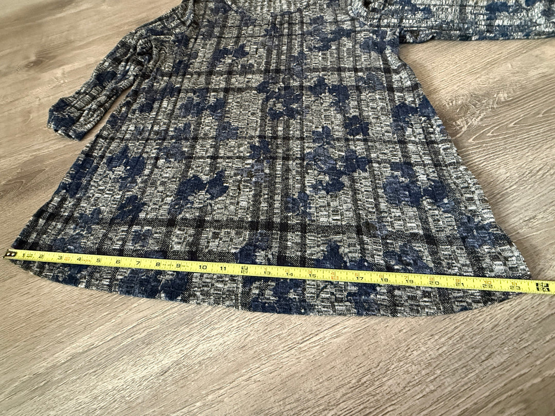 Apt 9 Preowned great condition Size S gray/blue Tunic