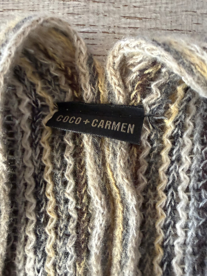 Coco + Carmen Preowned great condition Size OS Beige Shawl