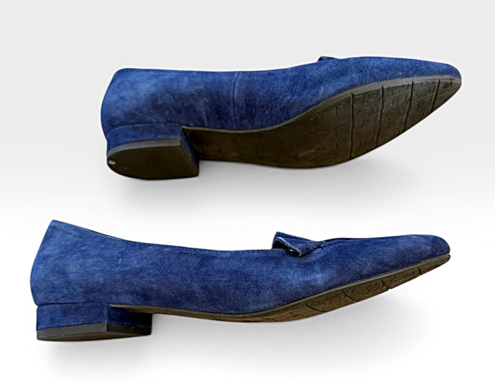 BC Preowned great condition Size 8.5 Royal Blue Flats
