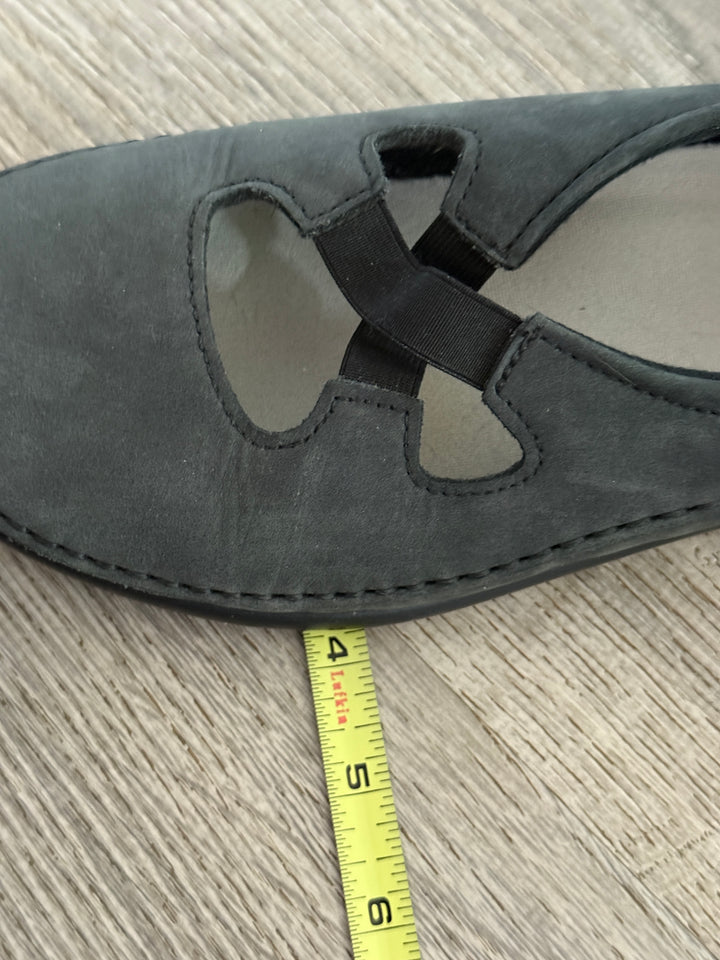 SAS Preowned great condition Navy Shoes