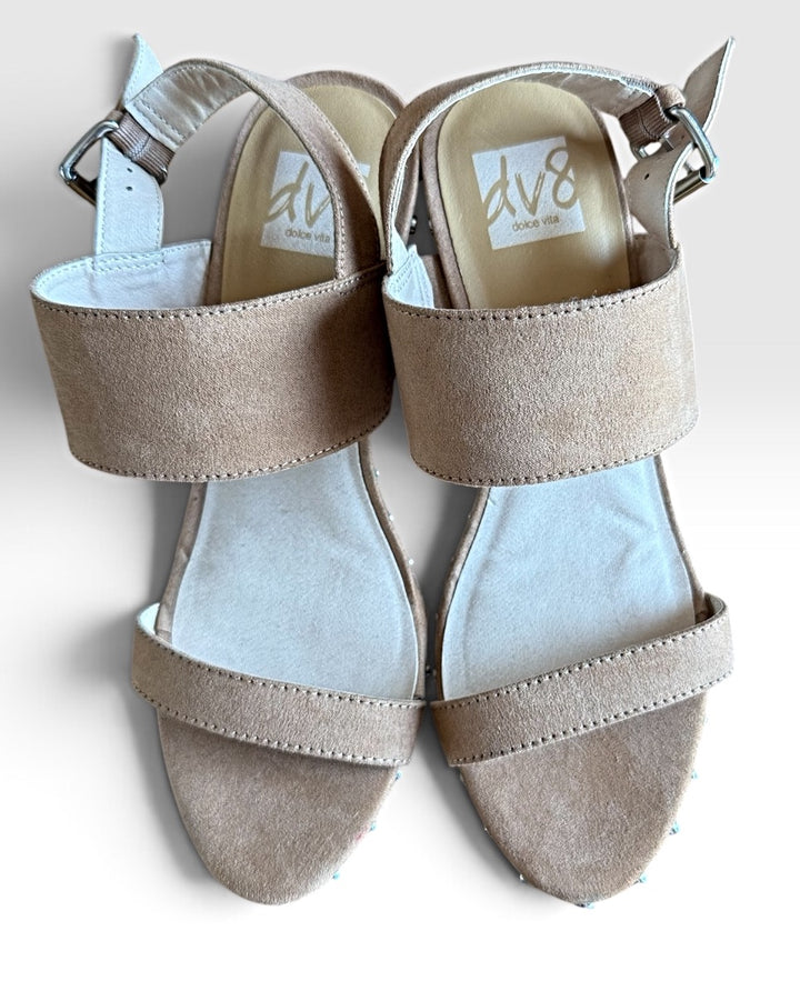 Dolce Vita Preowned great condition Size 8 Tan Sandals