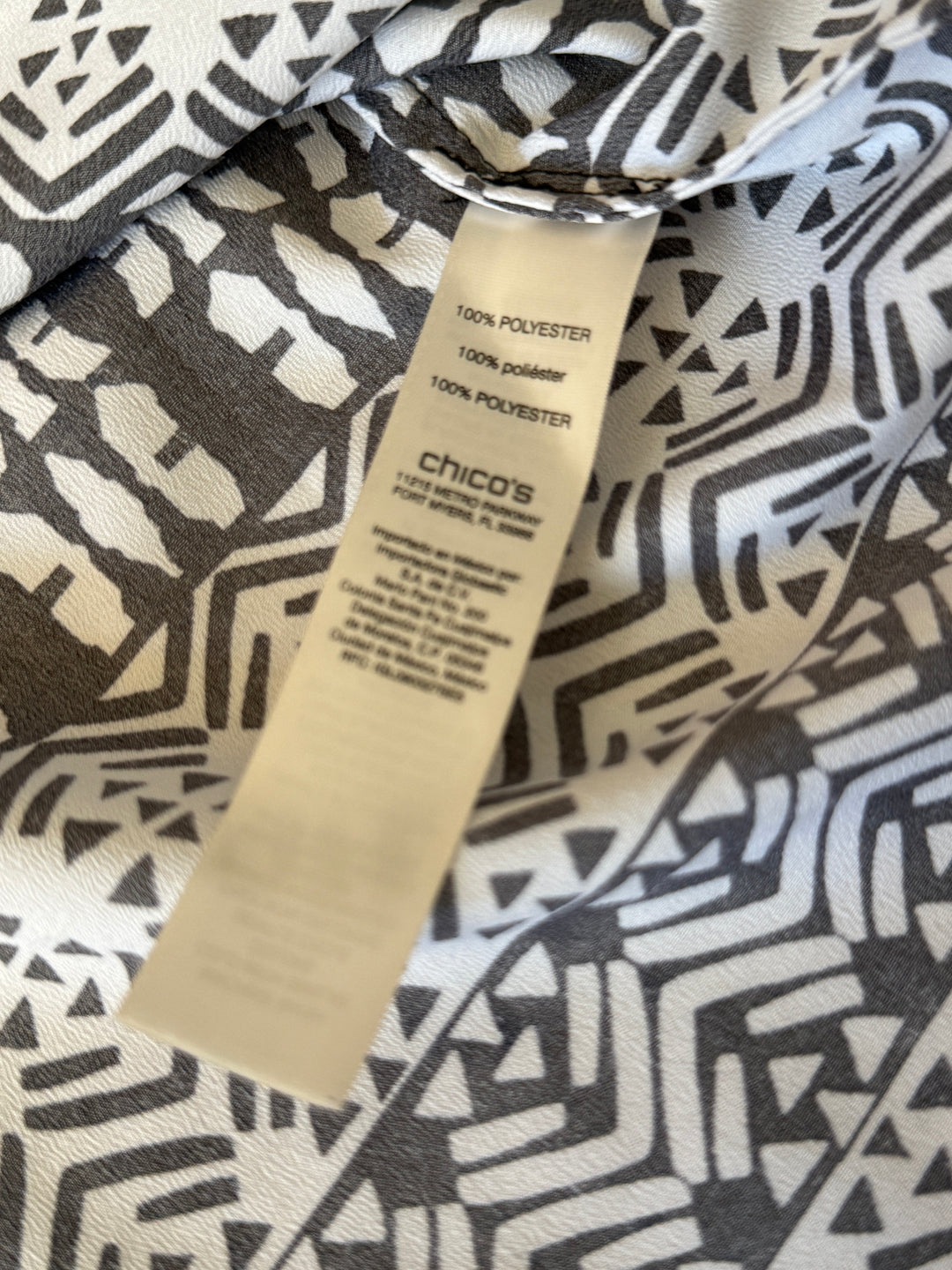 Chico's Preowned great condition Size 3 Black/white Top