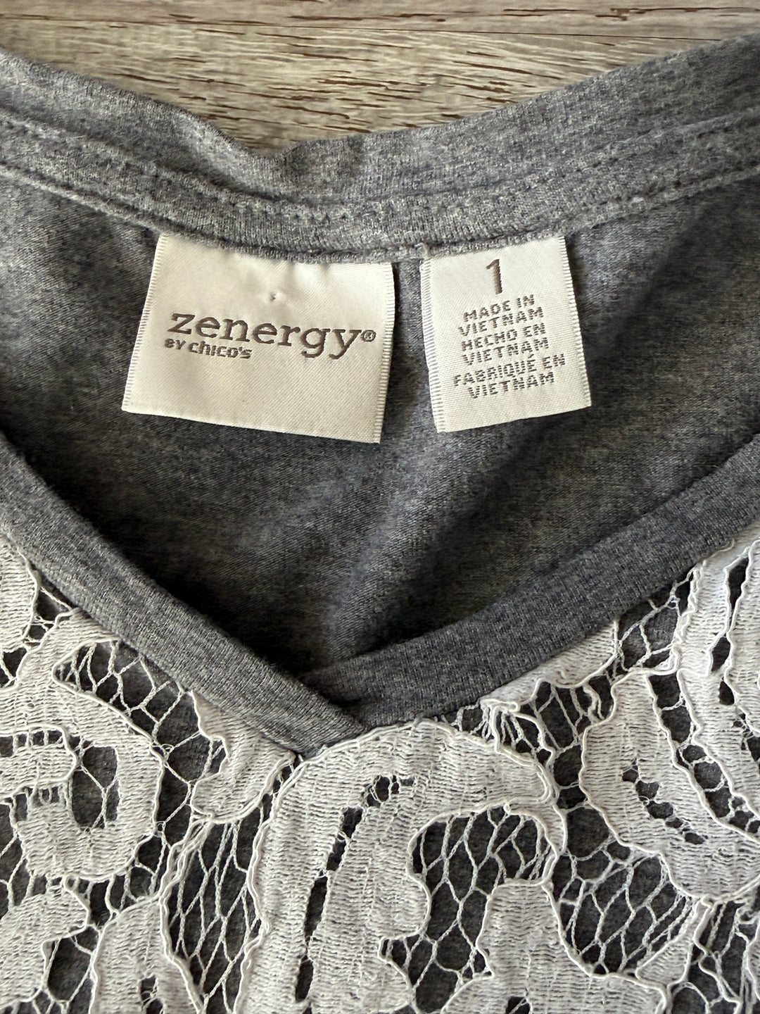 Chico's Zenergy Preowned great condition Size 1 Gray/white Top