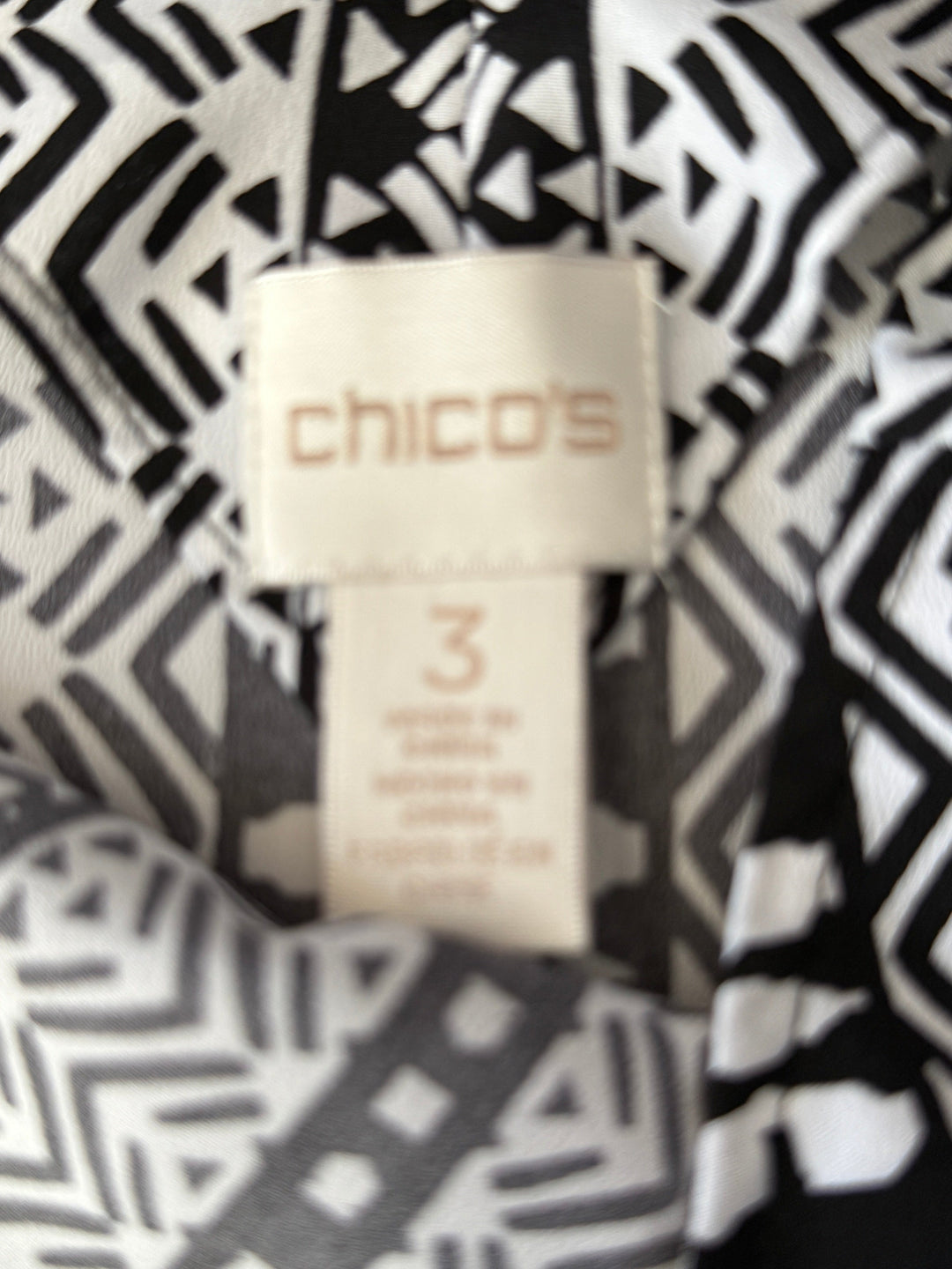 Chico's Preowned great condition Size 3 Black/white Top
