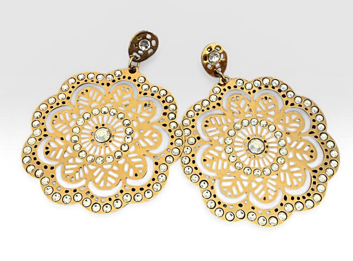 Preowned great condition Gold Earrings fashion