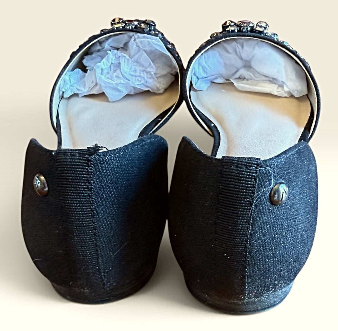 Simply Vera Preowned great condition Size 8 Black Flats