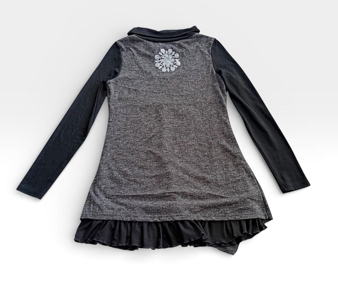 C' Fait Pour Vous Preowned great condition Size M black/gray Tunic