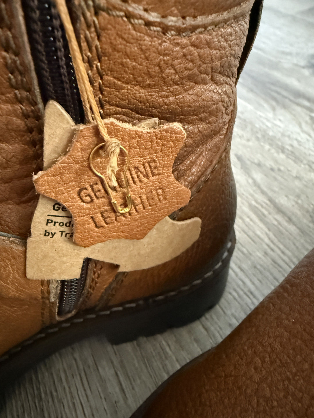 Oobash New With Tags Women Size 7 Tobacco Boots
