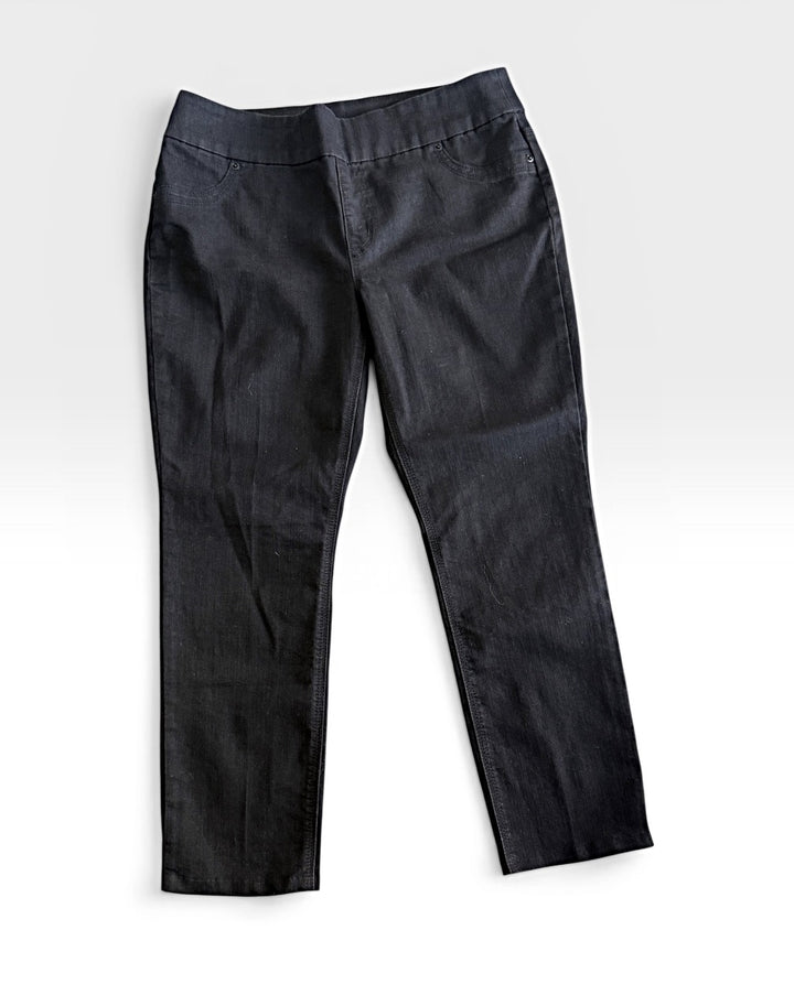 Chico's So Slimming Preowned great condition Size 1.5 Black Jeans