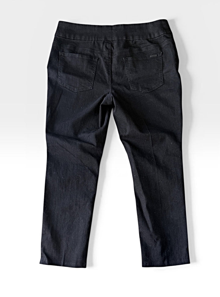 Chico's So Slimming Preowned great condition Size 1.5 Black Jeans