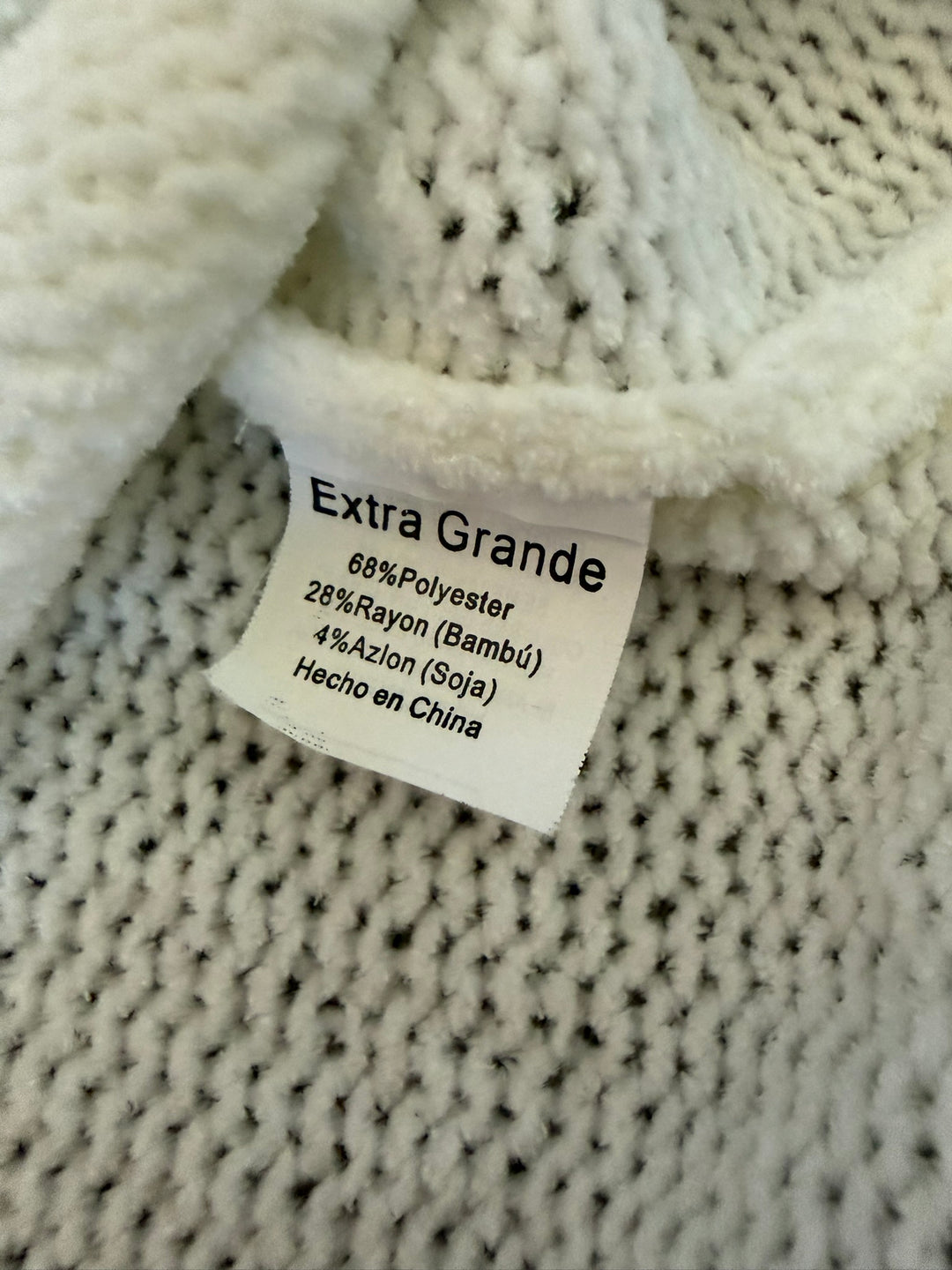 Colorado Clothing Preowned great condition Size XL White Sweater
