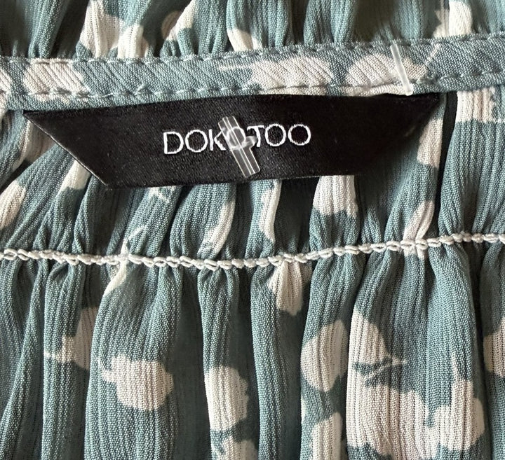 Dokotoo Preowned great condition Size XL Robins egg blue Blouse