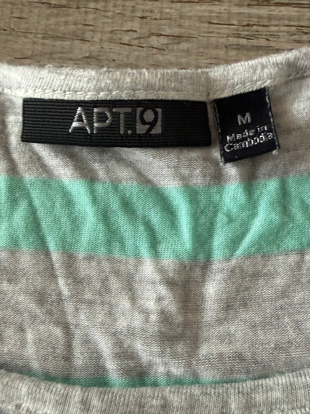 Apt 9 Preowned great condition Size M Gray/teal T-Shirt