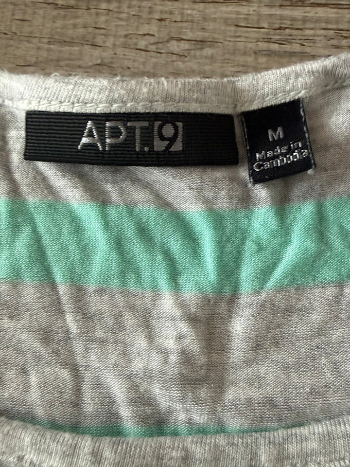 Apt 9 Preowned great condition Size M Gray/teal T-Shirt