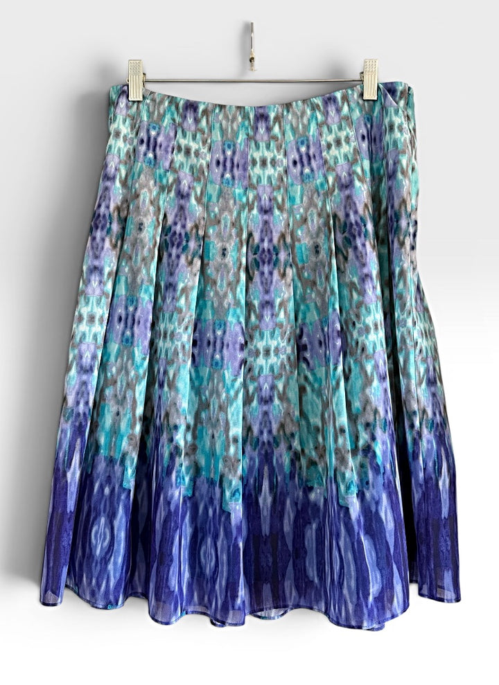 Jones Wear Preowned great condition Size 8 Blue/Purple Skirt