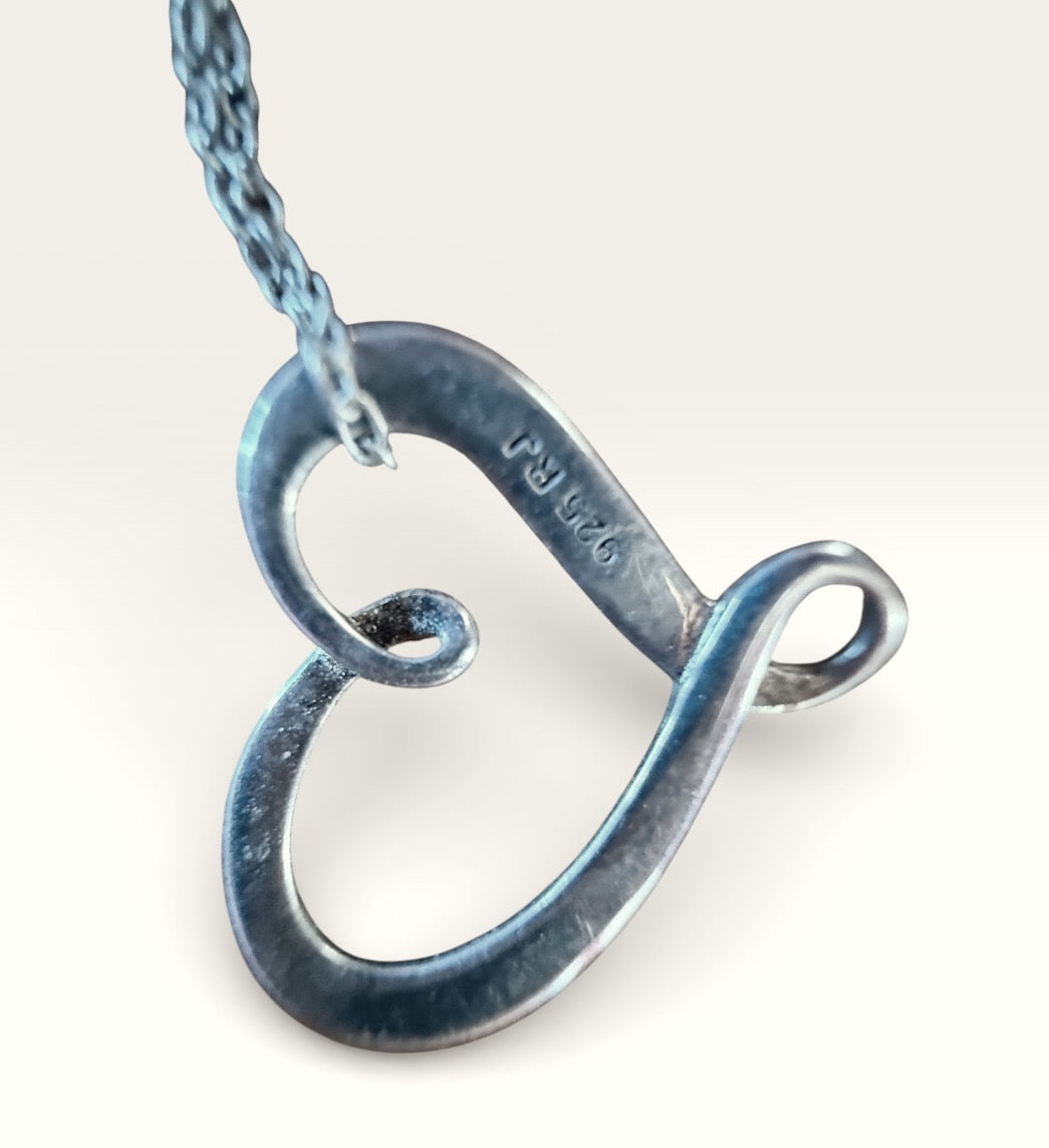 Preowned great condition Silver Necklace fashion