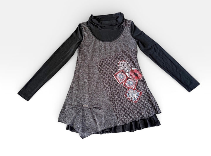 C' Fait Pour Vous Preowned great condition Size M black/gray Tunic