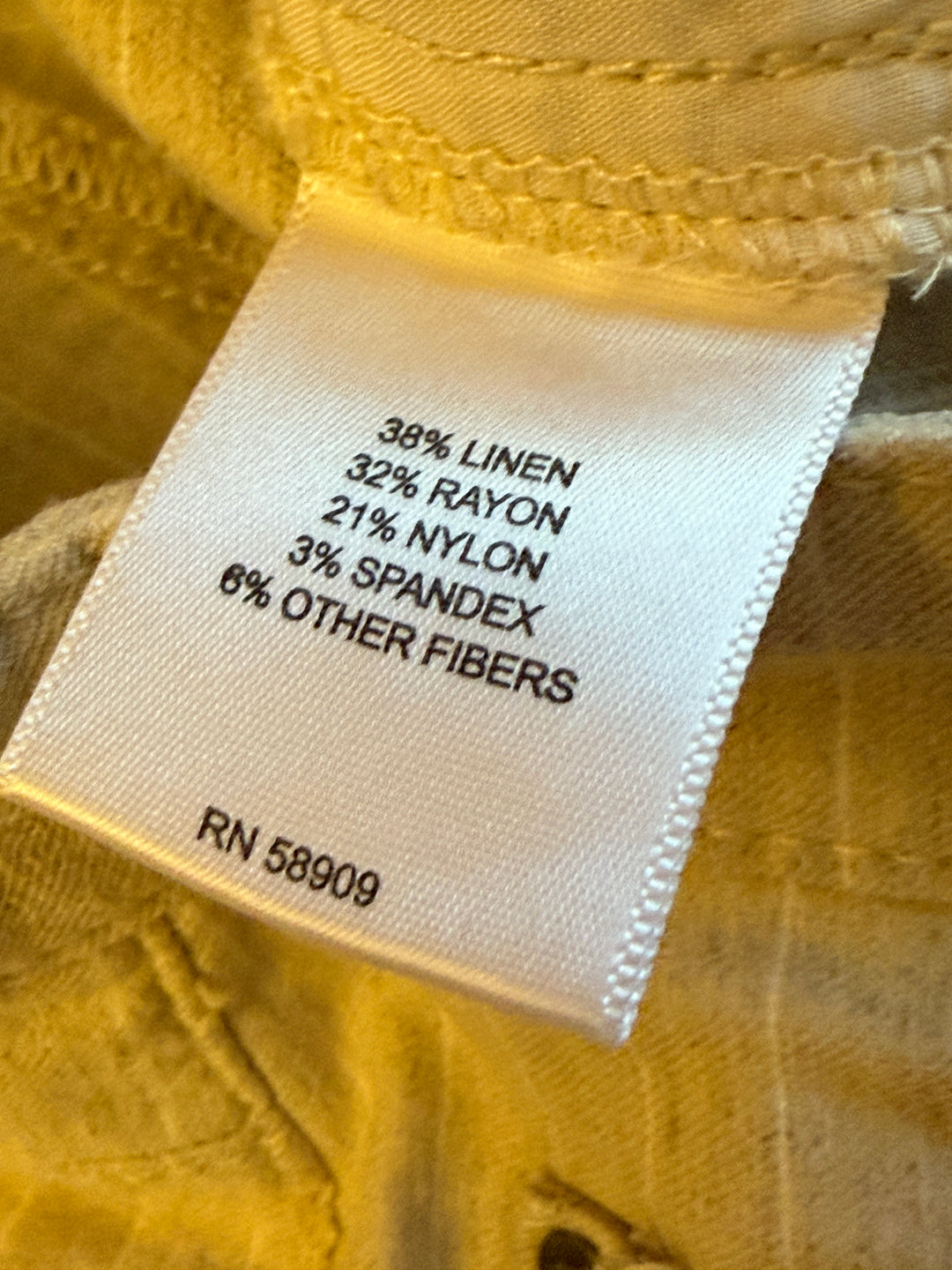 Gibson & Latimer Preowned great condition Size 12 Beige & White Pants