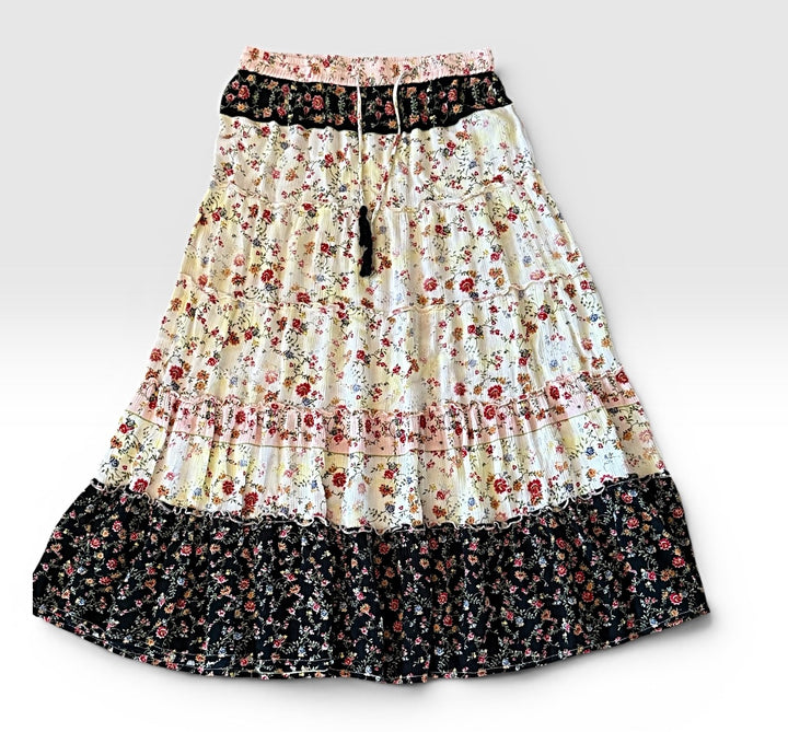 Love Kyla Preowned great condition Size M Multi Skirt