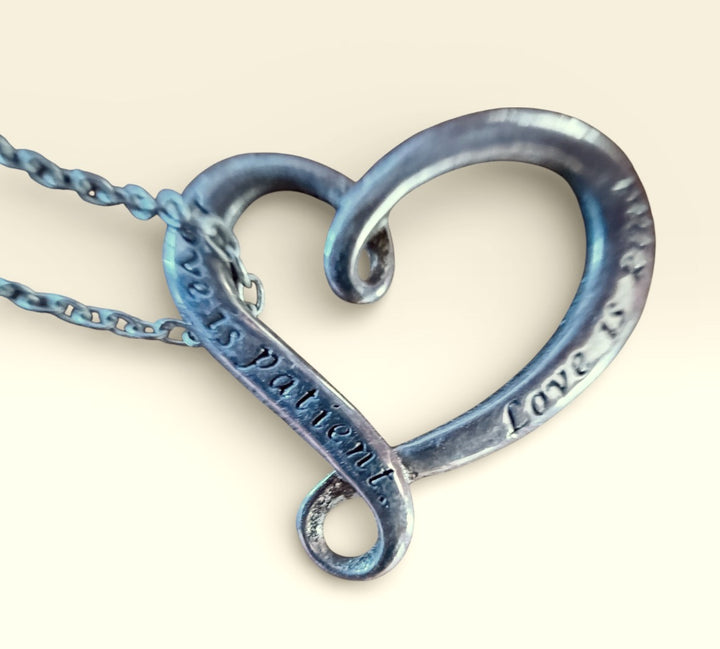 Preowned great condition Silver Necklace fashion